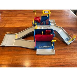 1996 Hot Wheels World 65696 POLICE STATION w/instructions No vehicles